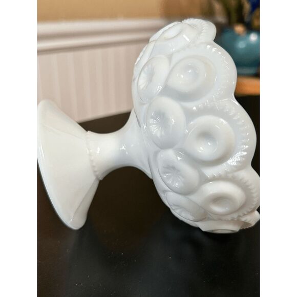 Vintage L.E. Smith Glass Moon and Star Set of Milk Glass Candleholders - Picture 5 of 9